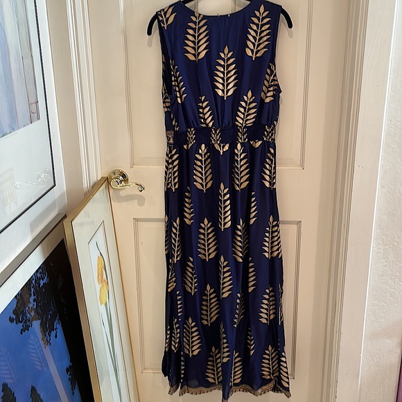 Women’s blue dress with gold embellishment - Picture 2 of 2